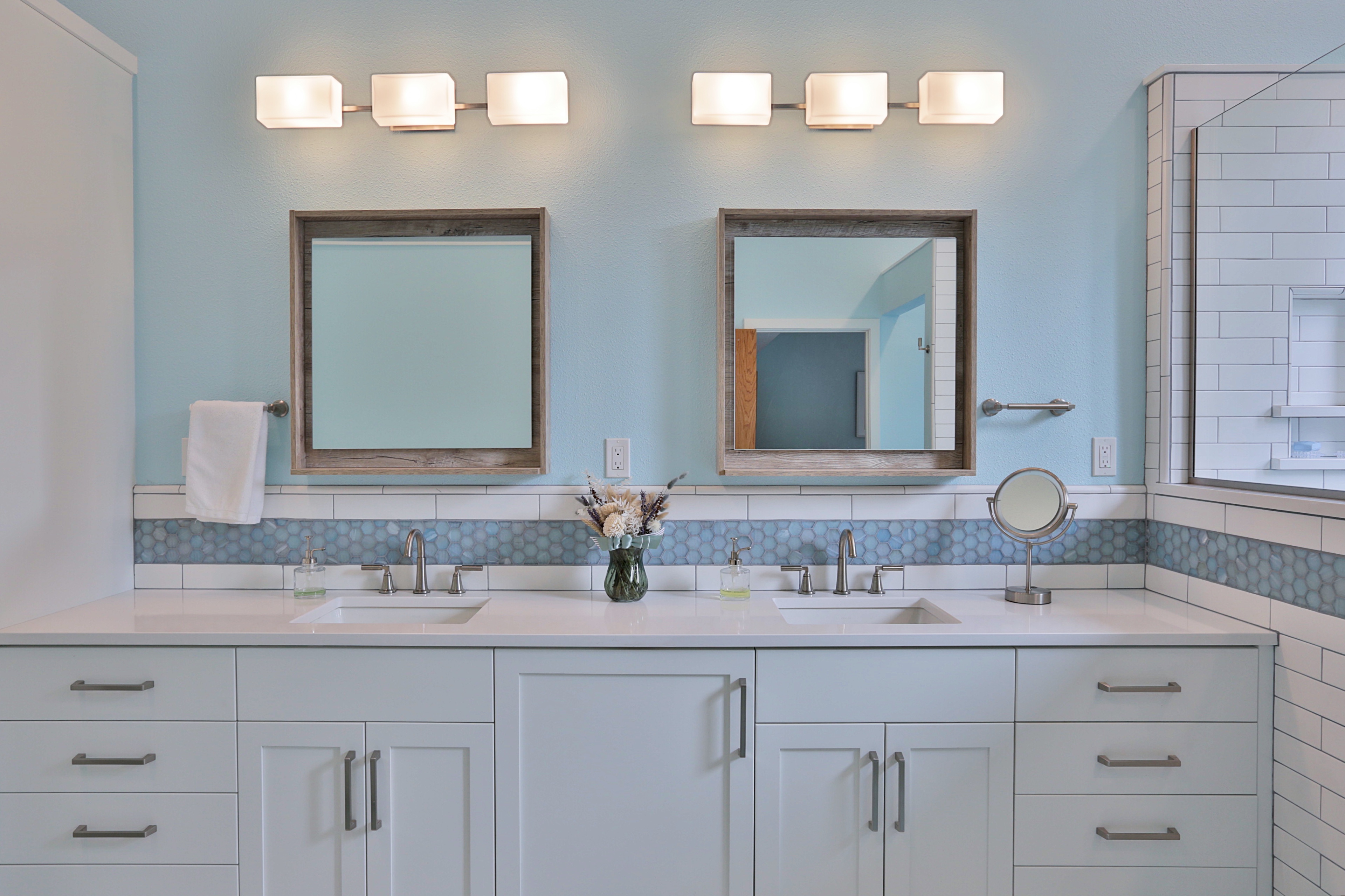 Canyon Drive Bathroom Remodel — Bathroom remodel in Portland, OR (photo 3)