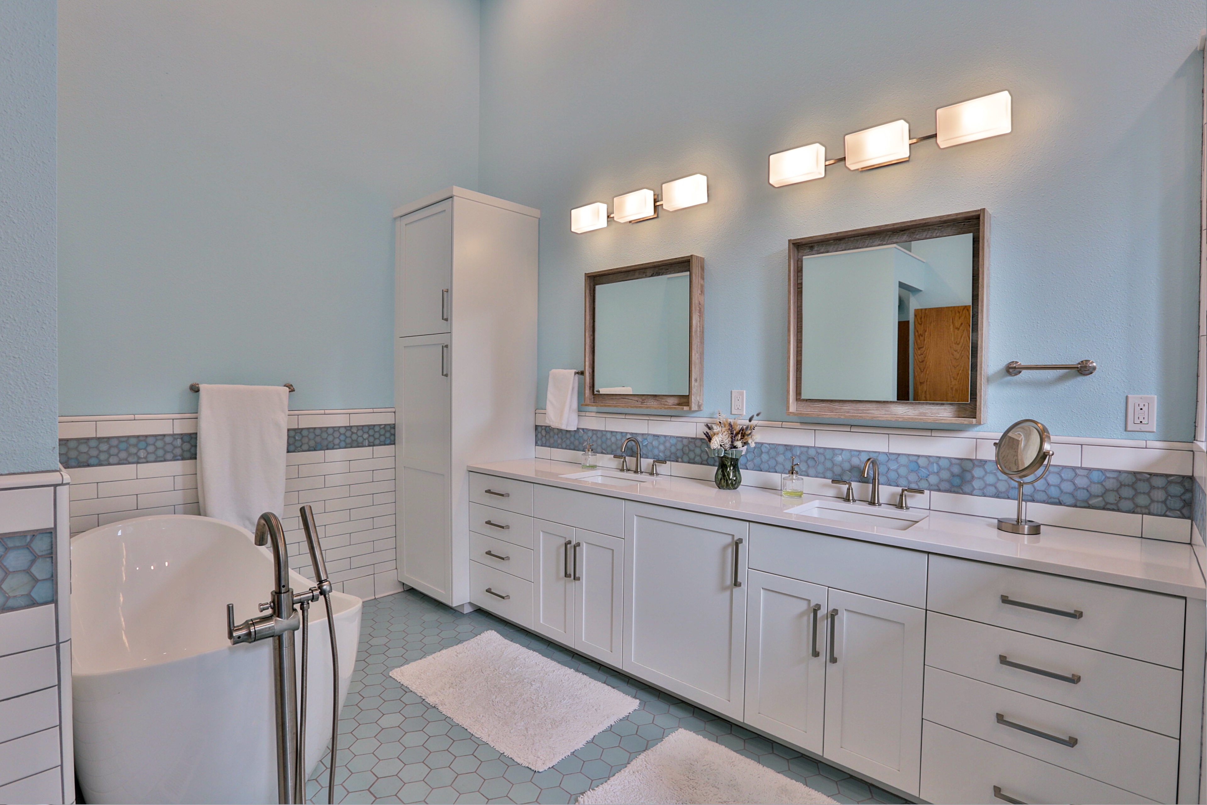 Canyon Drive Bathroom Remodel — Bathroom remodel in Portland, OR (photo 11)