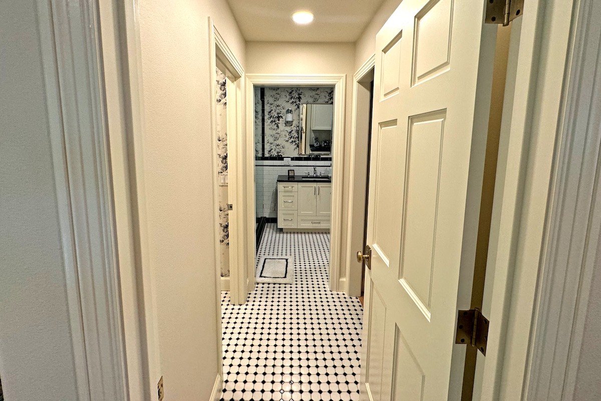 Christiansen Primary Suite Remodel — Primary Suite remodel in Lake Oswego, OR (photo 3)